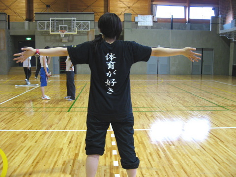 二本松訓練所 体育館 体育隊員(すごく暑い国に行くらしい!)